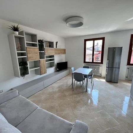 Beija Flor-Trilocale Piazza Garibaldi N18 Apartment Desenzano del Garda Bagian luar foto