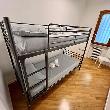 Beija Flor-Trilocale Piazza Garibaldi N18 Apartment Desenzano del Garda Bagian luar foto