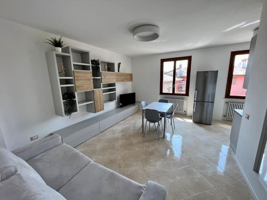 Beija Flor-Trilocale Piazza Garibaldi N18 Apartment Desenzano del Garda Bagian luar foto