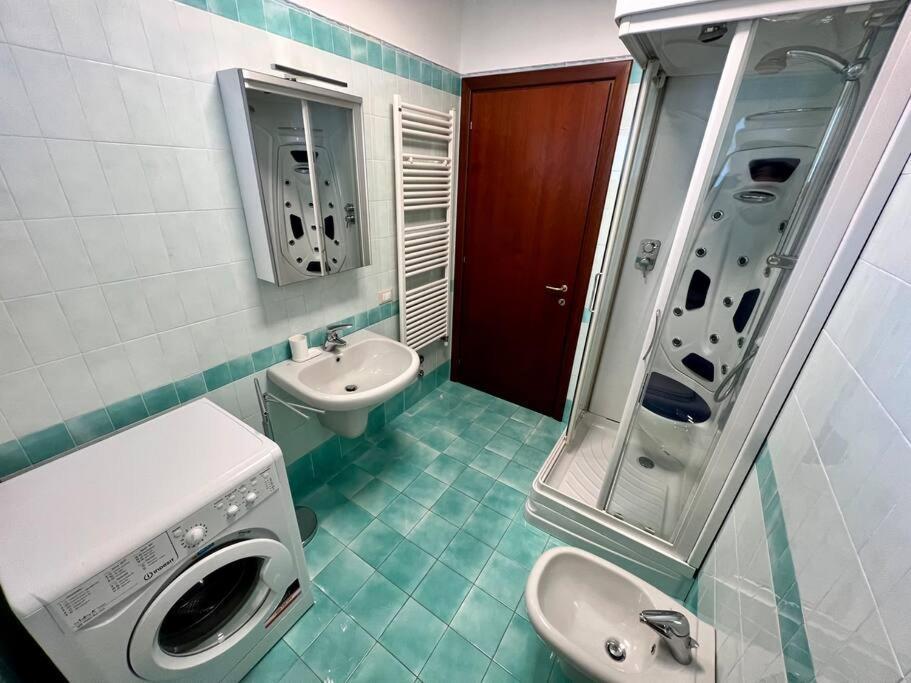Beija Flor-Trilocale Piazza Garibaldi N18 Apartment Desenzano del Garda Bagian luar foto