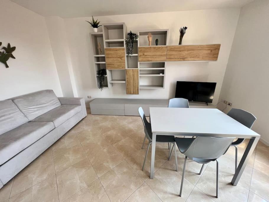 Beija Flor-Trilocale Piazza Garibaldi N18 Apartment Desenzano del Garda Bagian luar foto